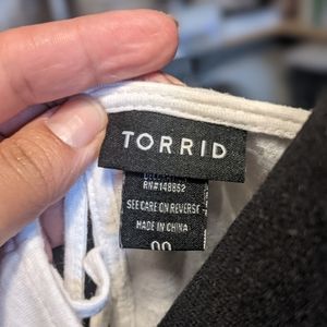 Torrid size 00 white embroidered tank top
